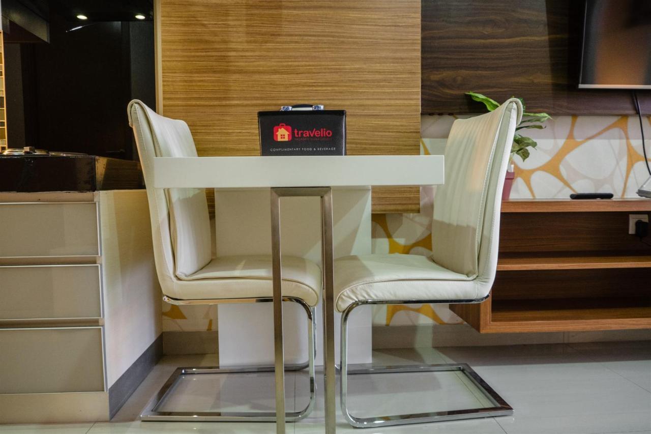 Luxurious 1br At Dago By Travelio Apartemen